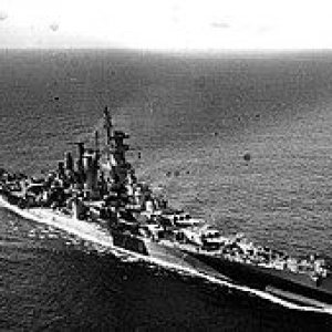 220px-USS_Alaska_(CB-1)_underway_on_11_September_1944_(NH_97127).jpg