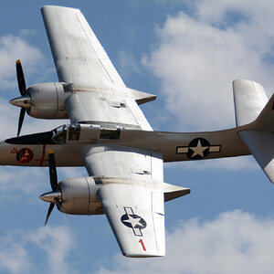 F7F_Tigercat_N747MX_La_Patrona_2014_Reno_Air_Races_Silver_photo_D_Ramey_Logan.jpg