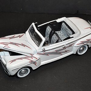 Revell Grease 48 Ford (2).JPG