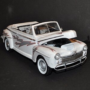 Revell Grease 48 Ford (9).JPG