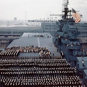 Commissioning_of_USS_Yorktown_(CV-10)_on_15_April_1943.jpg